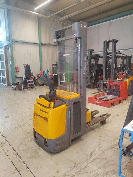 Jungheinrich ERC 214z 5.35m/ initial &mdash; used warehouse equipment | Booster Lift