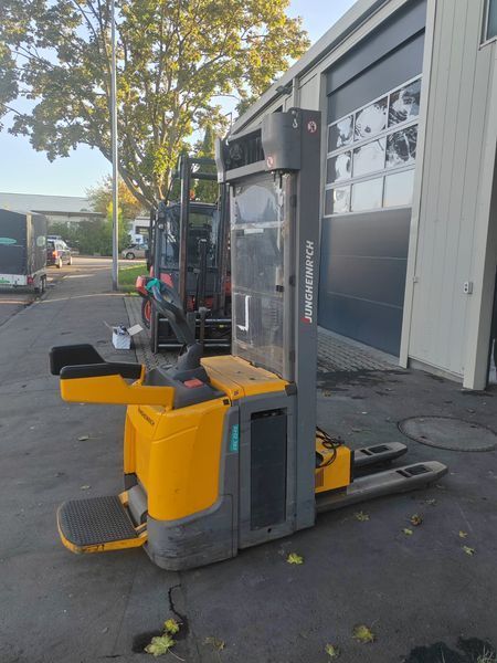 Jungheinrich ERC 214z 5.35m/ initial &mdash; used warehouse equipment | Booster Lift