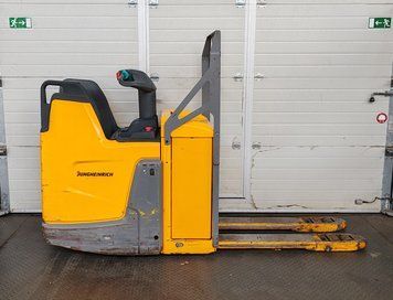 Jungheinrich ERE 225 2021y/ 3285mh &mdash; вживана складська техніка | Booster Lift