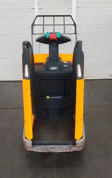 Jungheinrich ERE 225 2021y/ 3285mh &mdash; used warehouse equipment | Booster Lift