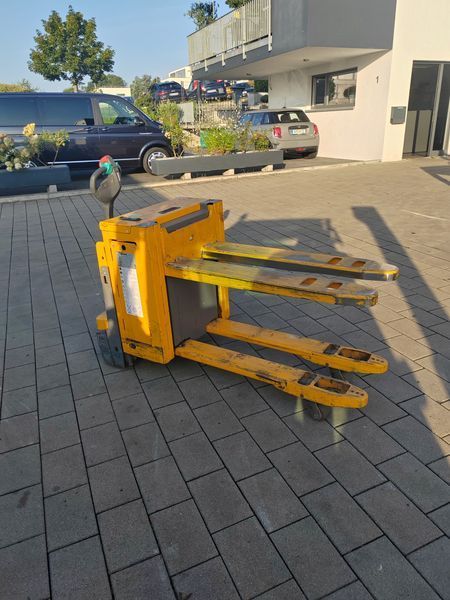 Jungheinrich EJE C20 &mdash; used warehouse equipment | Booster Lift