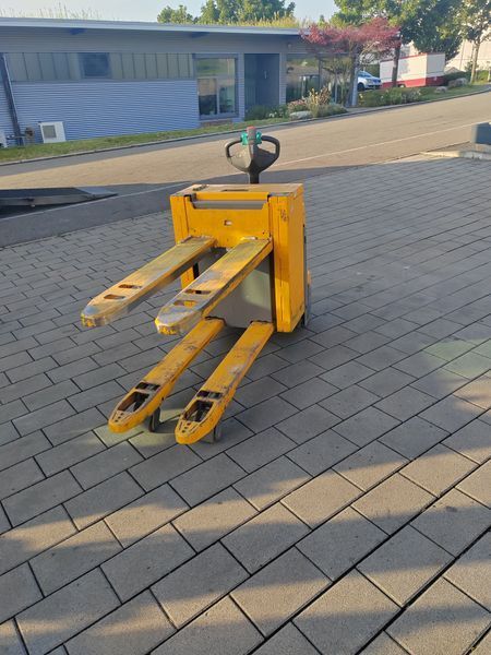 Jungheinrich EJE C20 &mdash; used warehouse equipment | Booster Lift