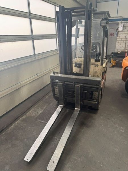 Nissan N01L18U &mdash; used warehouse equipment | Booster Lift