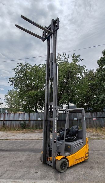 Jungheinrich EFG 213 Li-ion &mdash; used warehouse equipment | Booster Lift