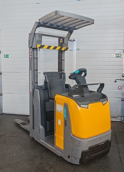 Jungheinrich ECC 210 3.2m/ 1031mh/ 2022y &mdash; used warehouse equipment | Booster Lift