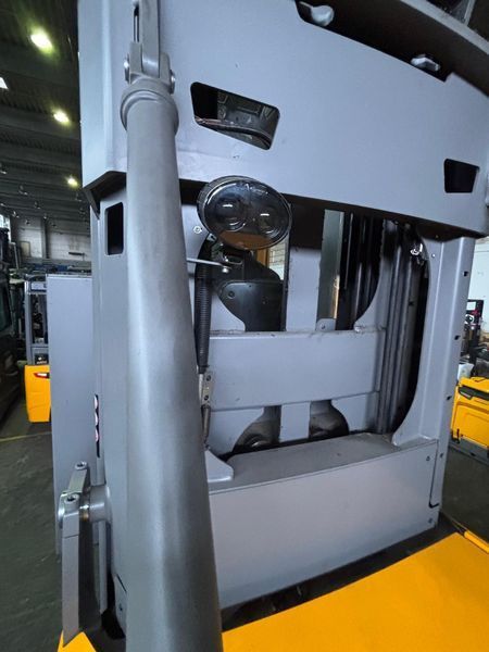 Jungheinrich EKX 410 &mdash; used warehouse equipment | Booster Lift