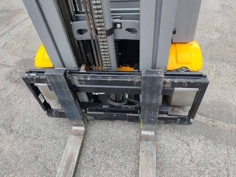 Jungheinrich EFG 213 Li-ion &mdash; used warehouse equipment | Booster Lift