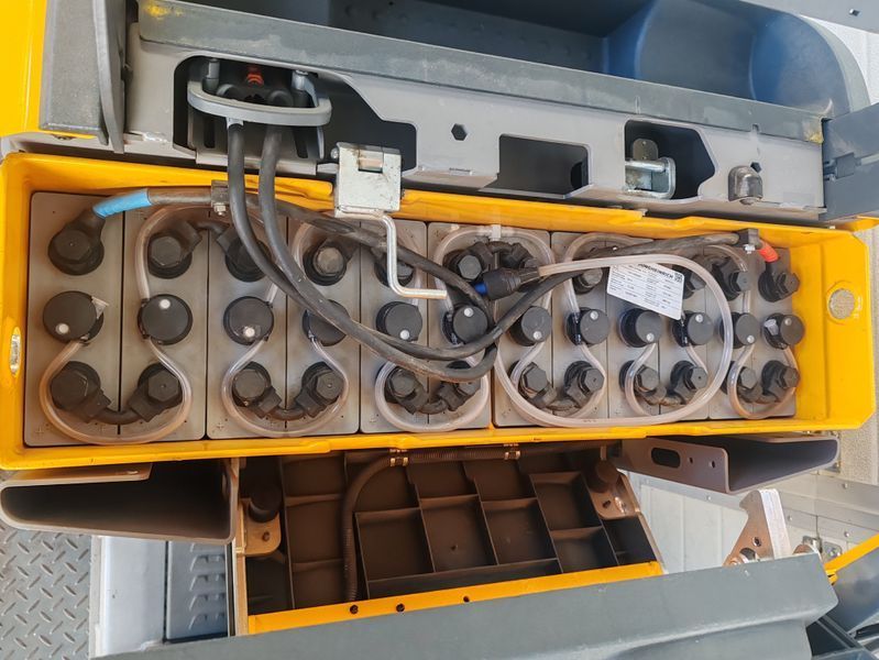 Jungheinrich ECC 210 3.2m/ 1031mh/ 2022y &mdash; used warehouse equipment | Booster Lift