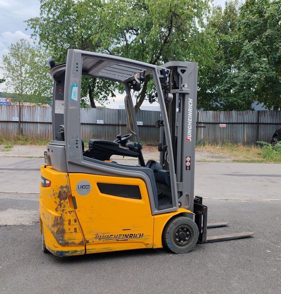 Jungheinrich EFG 213 Li-ion &mdash; used warehouse equipment | Booster Lift