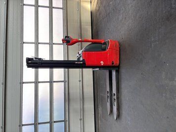 Linde L 10 &mdash; used warehouse equipment | Booster Lift