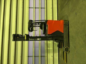 Linde R14B-01 &mdash; used warehouse equipment | Booster Lift