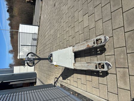 Still ECH12C &mdash; jazden&aacute; manipulačn&aacute; technika | Booster Lift