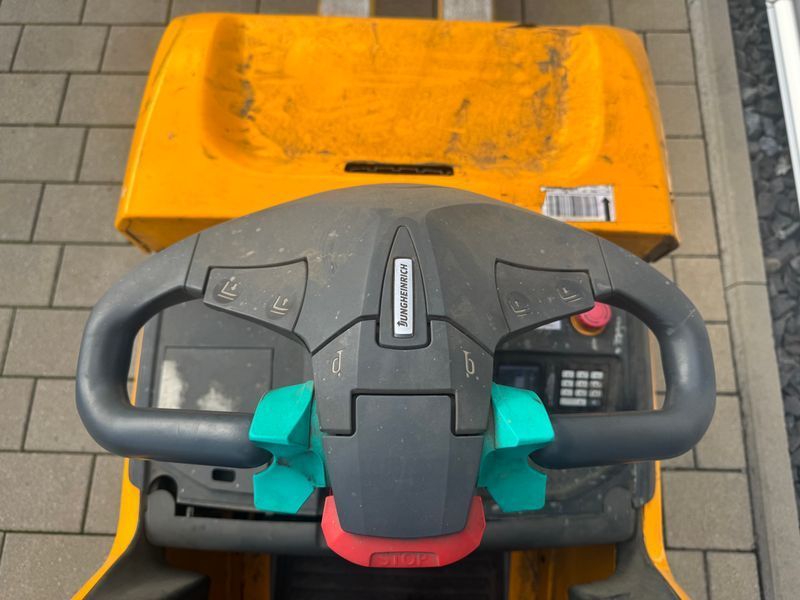 Jungheinrich ERE 225 DrivePlus &mdash; вживана складська техніка | Booster Lift