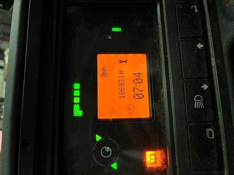 Linde R14B-01 &mdash; used warehouse equipment | Booster Lift
