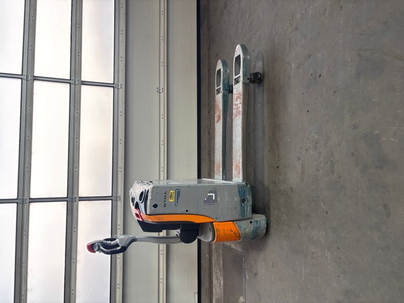 Still EXU 18 Li-lon &mdash; used warehouse equipment | Booster Lift
