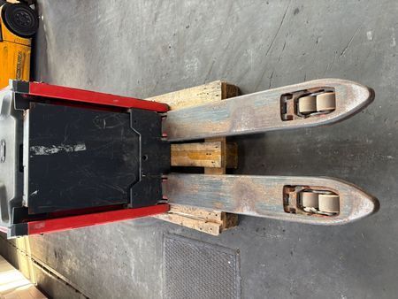 Linde T 16 L &mdash; used warehouse equipment | Booster Lift