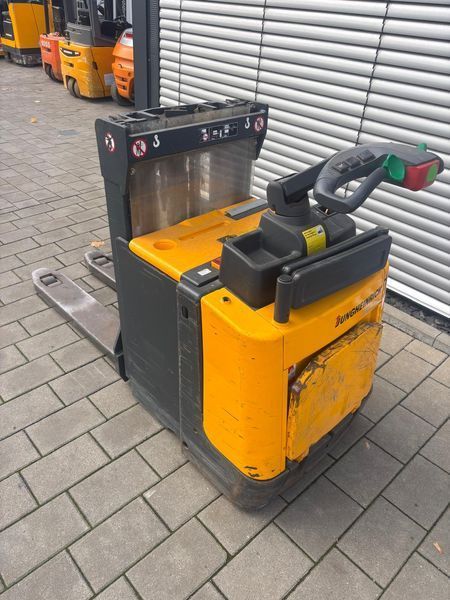 Jungheinrich ERD 220 --> Batterie aus 2019! &mdash; б/у складская техника | Booster Lift