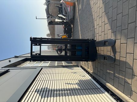 Bobcat BSR16N-I &mdash; jazden&aacute; manipulačn&aacute; technika | Booster Lift