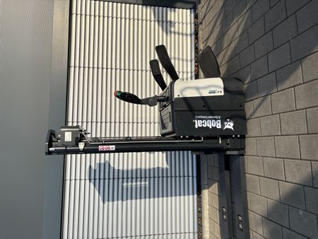 Bobcat BSR16N-I &mdash; jazden&aacute; manipulačn&aacute; technika | Booster Lift