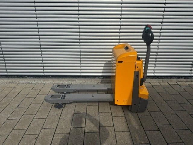 Jungheinrich EJE 116 &mdash; used warehouse equipment | Booster Lift