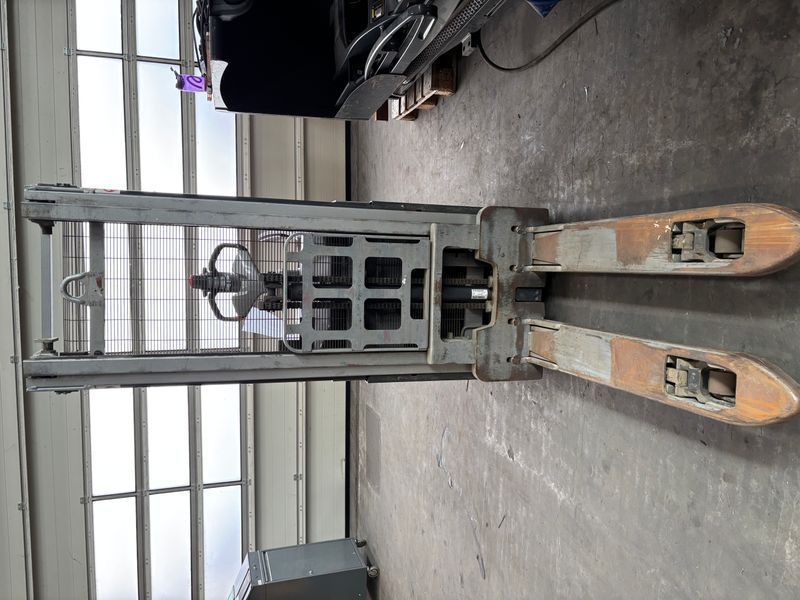 Still EXD-SF20 &mdash; used warehouse equipment | Booster Lift