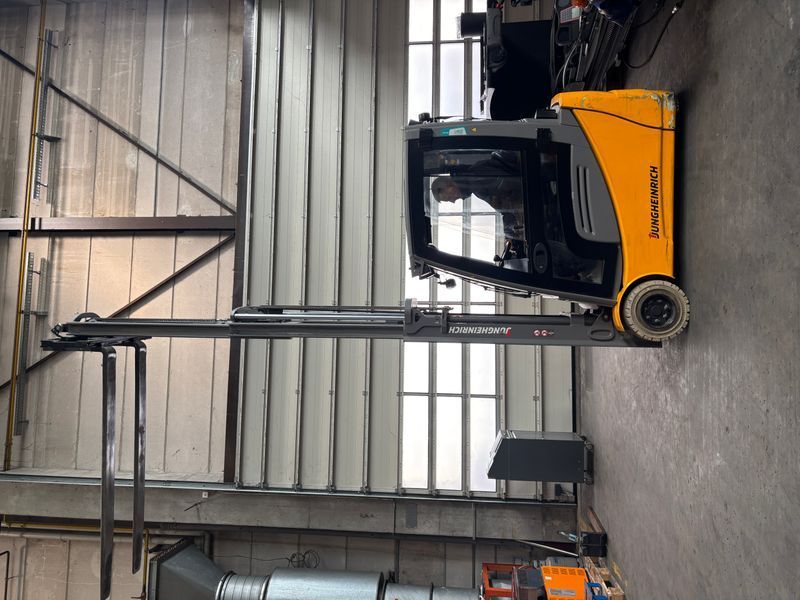 Jungheinrich EFG 220 440DZ Bj. 2021 Triplex &mdash; gebrauchte Stapler | Booster Lift