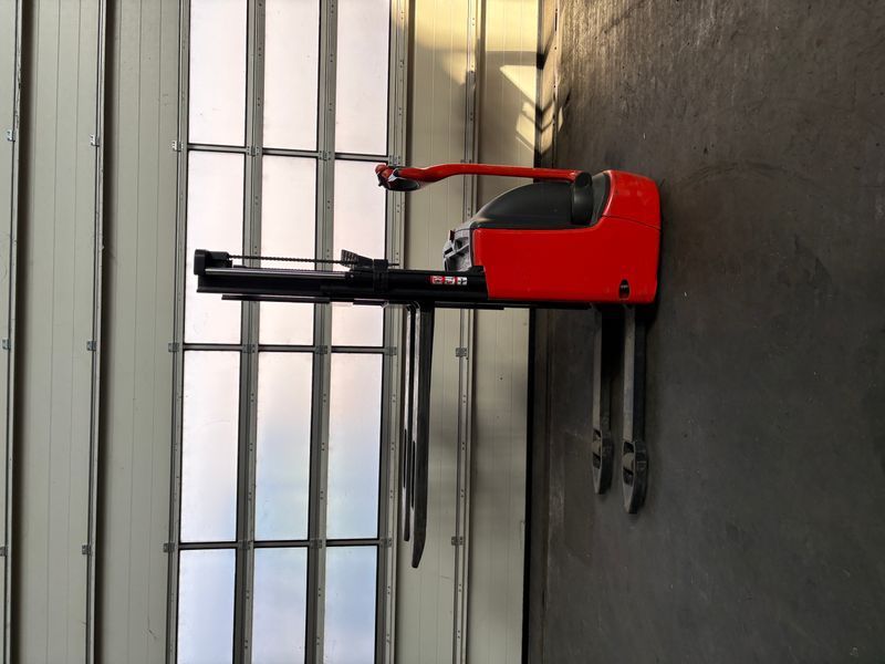 Linde L 12 &mdash; used warehouse equipment | Booster Lift