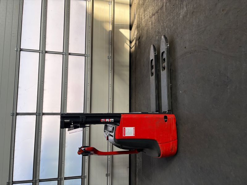 Linde L 12 &mdash; used warehouse equipment | Booster Lift