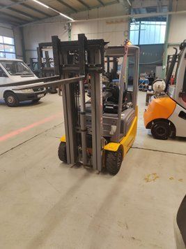Jungheinrich EFG 215 4.2m/ 105mh / 2021y reserved HP &mdash; gebrauchte Stapler | Booster Lift