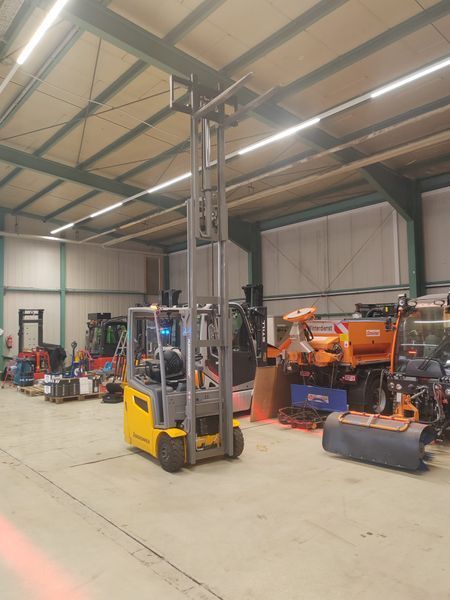 Jungheinrich EFG 215 4.2m/ 105mh / 2021y reserved HP &mdash; gebrauchte Stapler | Booster Lift