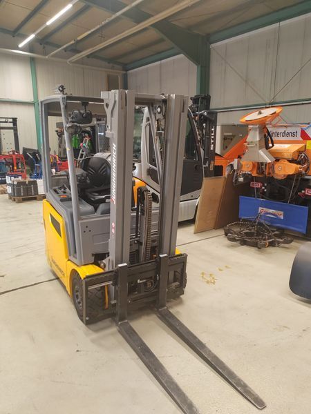 Jungheinrich EFG 215 4.2m/ 105mh / 2021y reserved HP &mdash; gebrauchte Stapler | Booster Lift