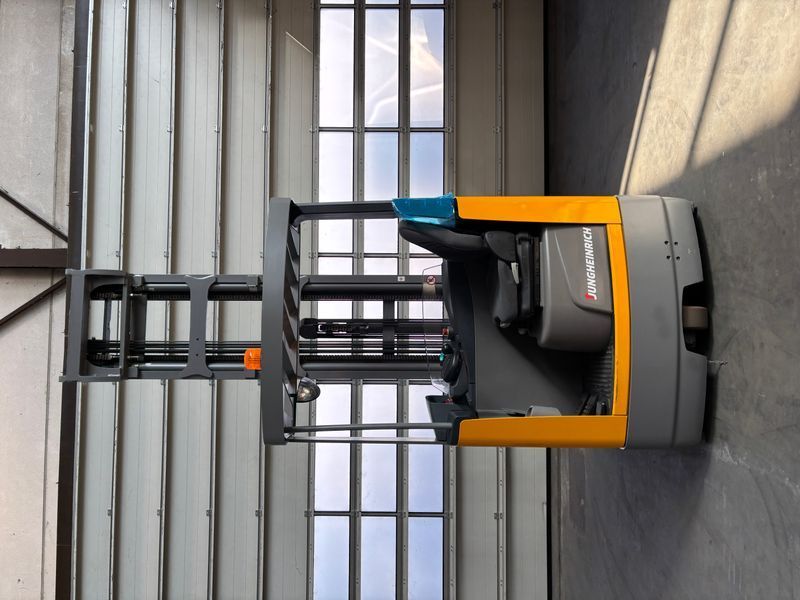 Jungheinrich ETV 214 &mdash; used warehouse equipment | Booster Lift