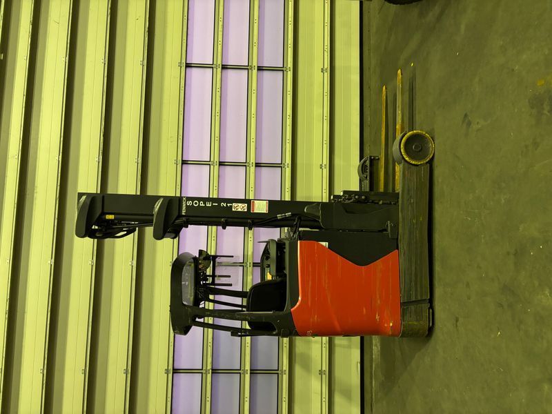 Linde R14B-01 &mdash; used warehouse equipment | Booster Lift