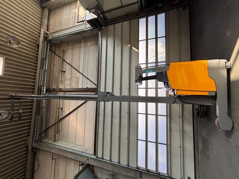 Jungheinrich ETV 214 &mdash; used warehouse equipment | Booster Lift