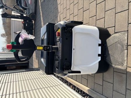Bobcat BPR20N &mdash; jazden&aacute; manipulačn&aacute; technika | Booster Lift