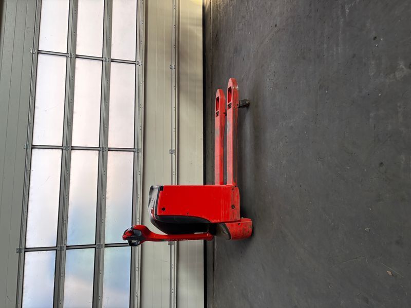 Linde T 16 &mdash; used warehouse equipment | Booster Lift