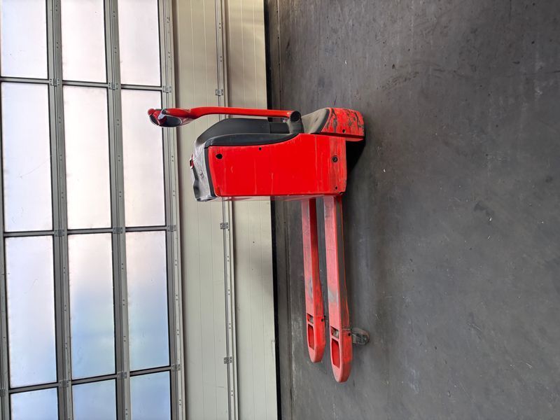 Linde T 16 &mdash; used warehouse equipment | Booster Lift