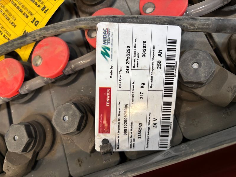 Linde T 16 &mdash; used warehouse equipment | Booster Lift