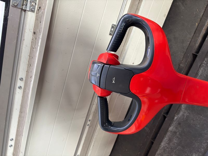 Linde T 16 &mdash; used warehouse equipment | Booster Lift