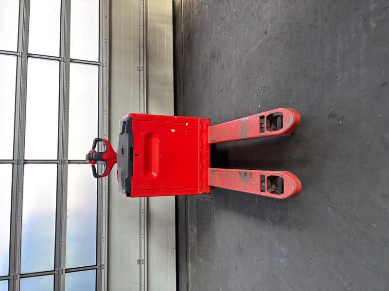 Linde T 16 &mdash; used warehouse equipment | Booster Lift