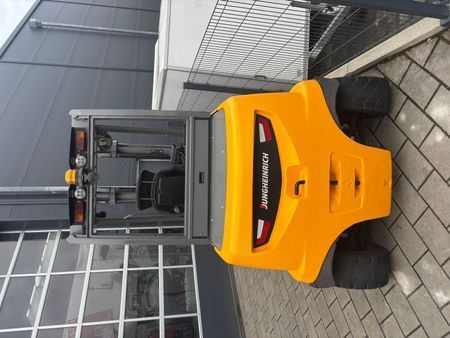 Jungheinrich EFG S50 &mdash; used warehouse equipment | Booster Lift