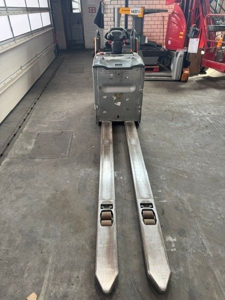 Still EXH-S20 &mdash; used warehouse equipment | Booster Lift