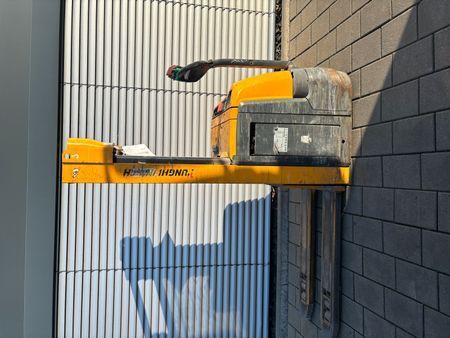 Jungheinrich EJC 216z &mdash; jazden&aacute; manipulačn&aacute; technika | Booster Lift