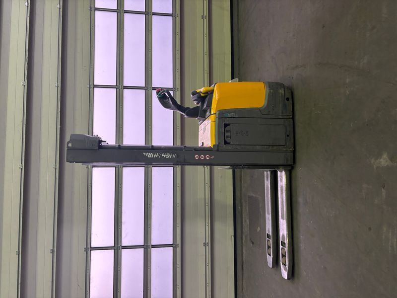 Jungheinrich ERC 216z Li-lon &mdash; gebrauchte Stapler | Booster Lift