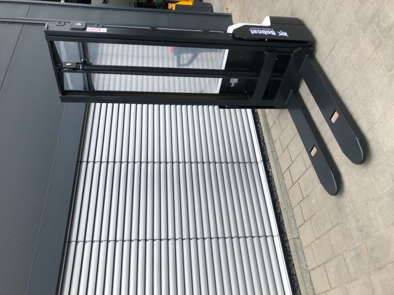 Bobcat LSM12N NEUGER&Auml;T!!! &mdash; jazden&aacute; manipulačn&aacute; technika | Booster Lift