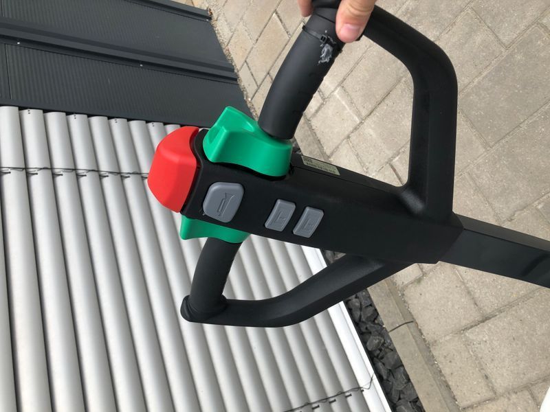 Bobcat LSM12N NEUGER&Auml;T!!! &mdash; gebrauchte Stapler | Booster Lift