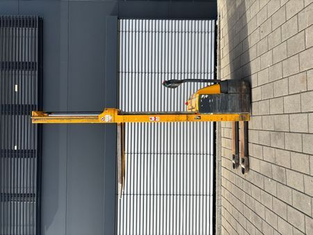 Jungheinrich EJC 112 RES//LS//BIS//13.03.2026 &mdash; jazden&aacute; manipulačn&aacute; technika | Booster Lift