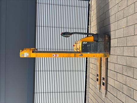 Jungheinrich EJC 112 RES//LS//BIS//13.03.2026 &mdash; jazden&aacute; manipulačn&aacute; technika | Booster Lift