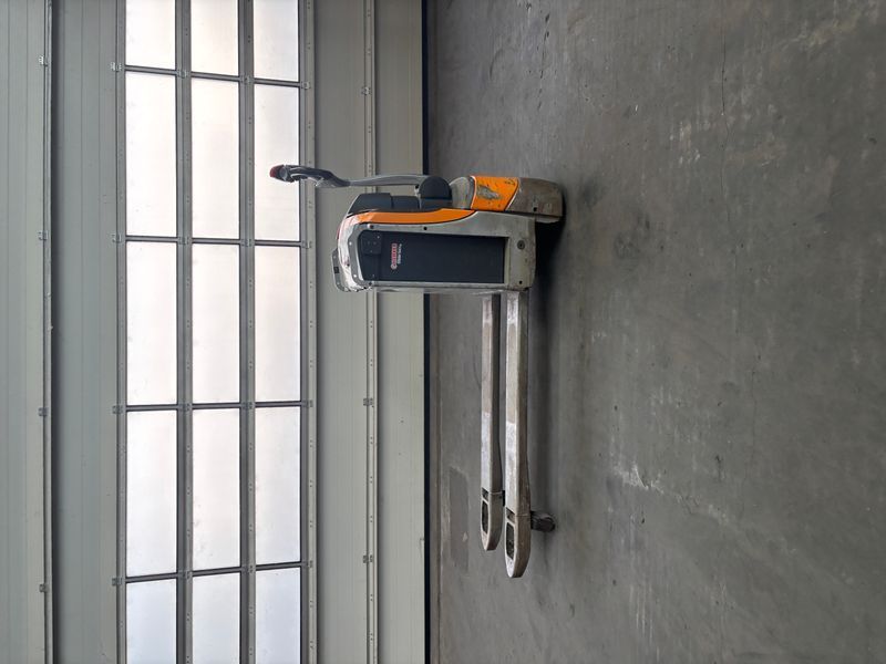 Still EXU 18 &mdash; used warehouse equipment | Booster Lift