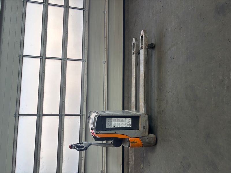 Still EXU 18 &mdash; used warehouse equipment | Booster Lift